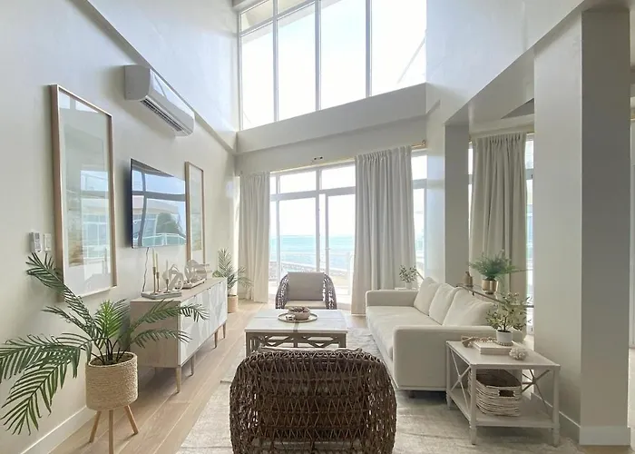 Styles 1a - Beachfront Luxury W/ Pool Apartment