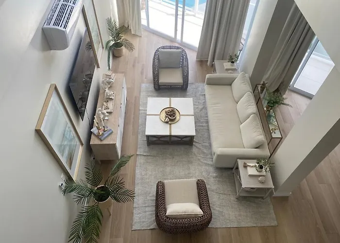 Apartment Styles 1a - Beachfront Luxury W/ Pool *