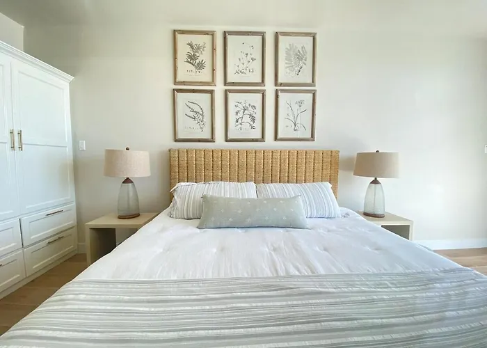 Apartment Styles 1a - Beachfront Luxury W/ Pool