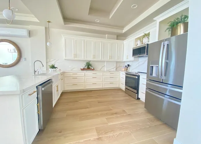 Apartment Styles 1a - Beachfront Luxury W/ Pool San Pedro (Ambergris Caye)