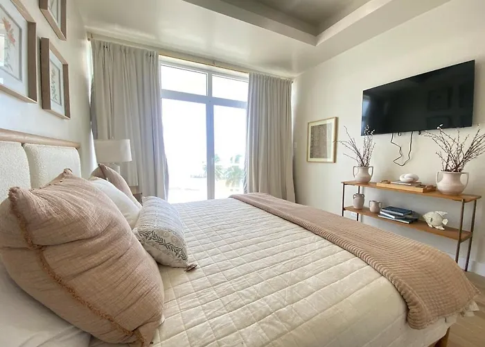 Styles 1a - Beachfront Luxury W/ Pool Apartment San Pedro (Ambergris Caye)