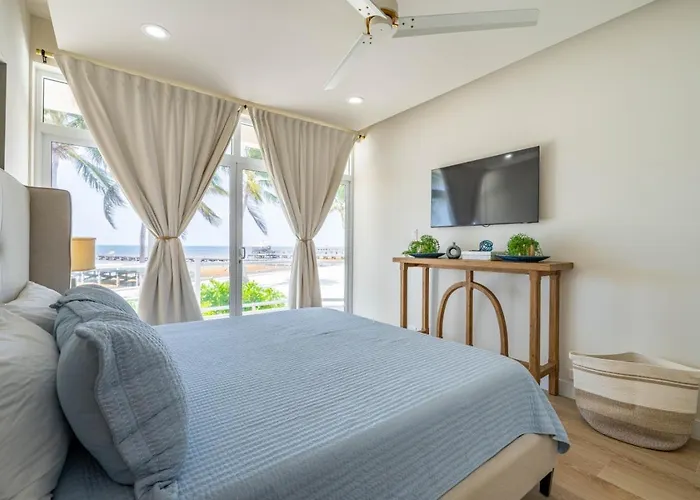 Apartment Styles 1a - Beachfront Luxury W/ Pool *