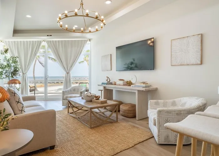 Styles 1a - Beachfront Luxury W/ Pool * San Pedro (Ambergris Caye)