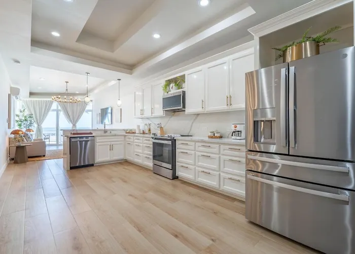Styles 1a - Beachfront Luxury W/ Pool *