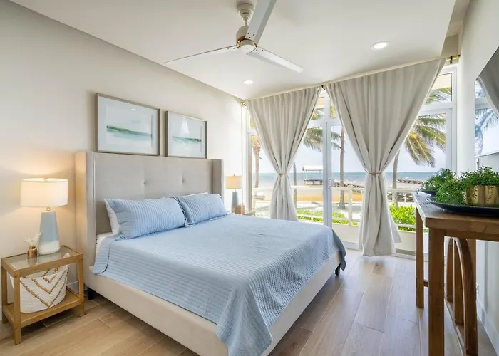 Styles 1a - Beachfront Luxury W/ Pool San Pedro (Ambergris Caye)