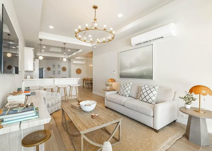 Styles 1a - Beachfront Luxury W/ Pool * San Pedro (Ambergris Caye)