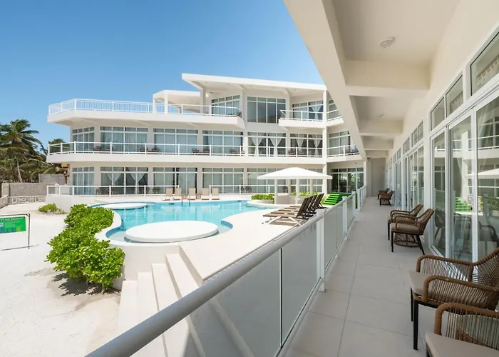 Styles 1a - Beachfront Luxury W/ Pool