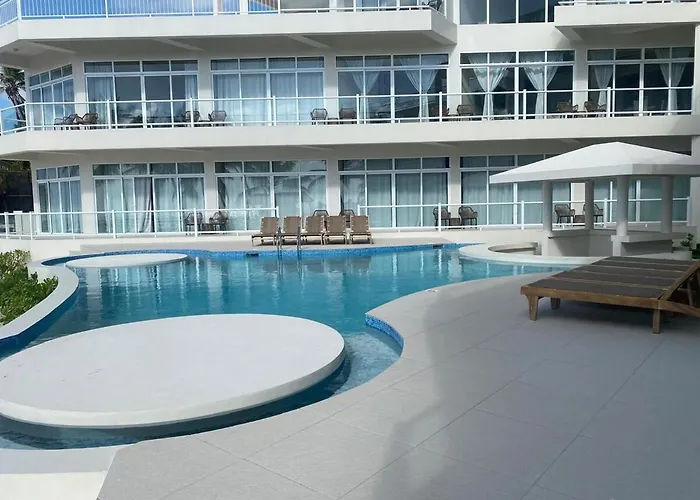 Styles 1a - Beachfront Luxury W/ Pool Apartment San Pedro (Ambergris Caye)