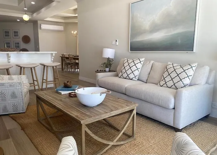 Styles 1a - Beachfront Luxury W/ Pool Apartment *